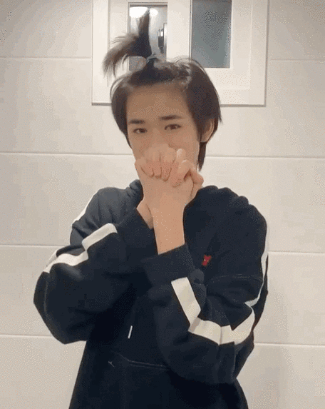 捏!他还说捏!这谁顶得住啊@时代少年团-宋亚轩