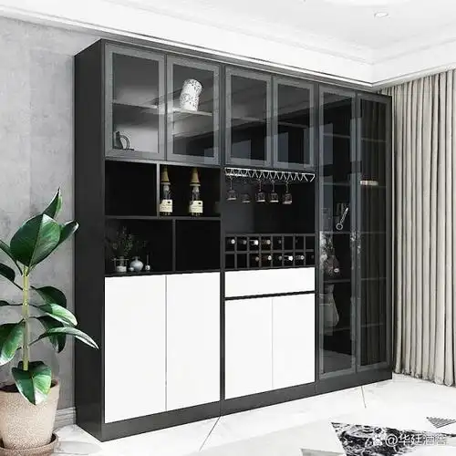 酒柜已经成为众多家庭中的亮丽风景线,令家居环境提升品质和增添装饰