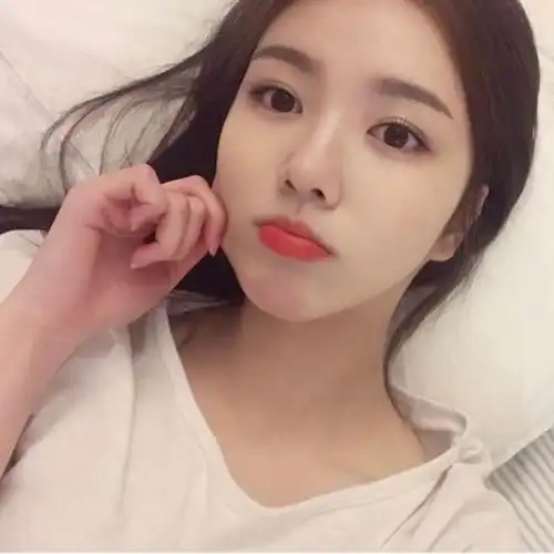 我的女神金亭真生活照自拍,有没有很亲切