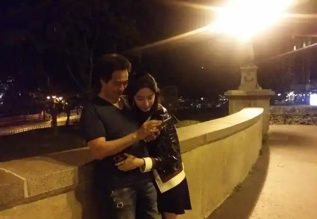 年龄差30岁,杨采钰陈金飞被爆领证:为什么男人喜欢年轻女人?