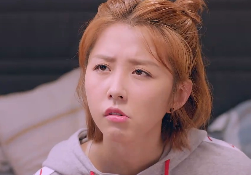 《甜蜜暴击》宋小米酒后吐真言,三人玩起了枕头大战!