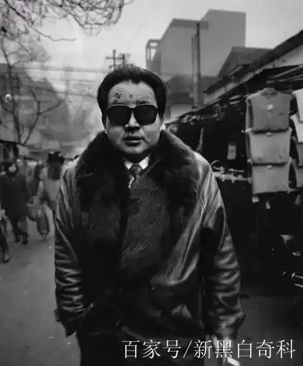 这是什么意思,老婆有这么恐怖吗,怎么一脸恐惧的样子