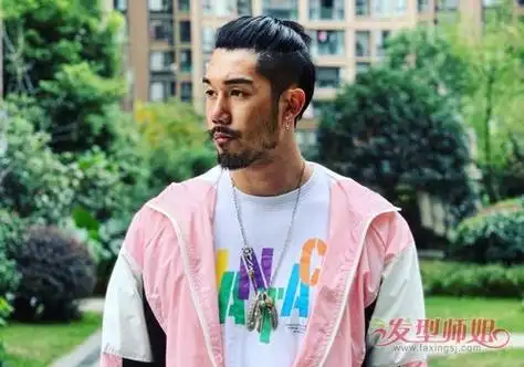 男生最潮扎发示范玩转文艺时尚风 - 扎发发型 - 发型社