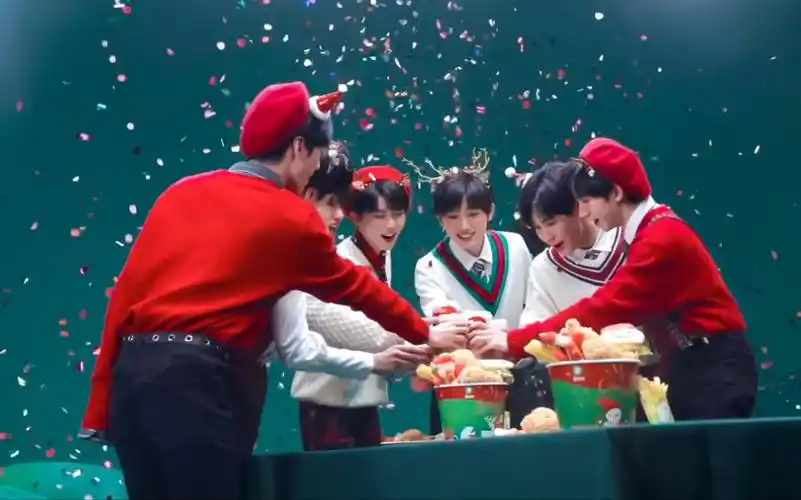 【时代少年团】德克士圣诞花絮之cp大乱炖_哔哩哔哩 (゜-゜)つロ 干杯