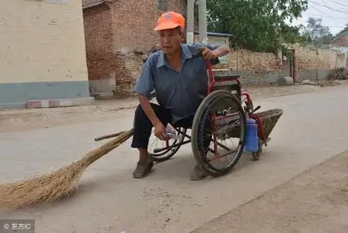 50岁农村瘸腿单身汉,年入10万住别墅,村里人却骂:活该没媳妇!