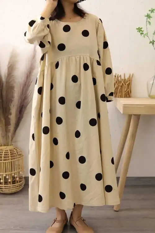 波点圆领复古连衣裙图片