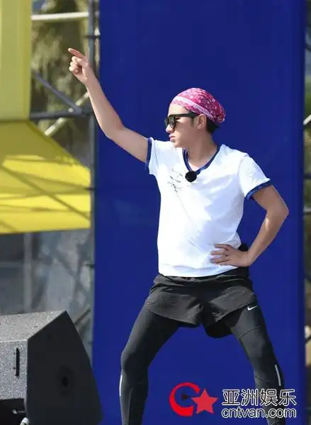 王祖蓝奔跑吧小巨人能量大爆发 极限发挥获兄弟团高声齐赞