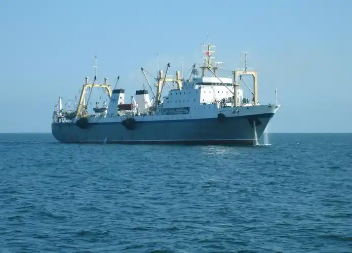 明开号大型拖网加工渔船