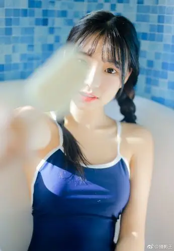 日本少女泳衣湿身萝莉写真集