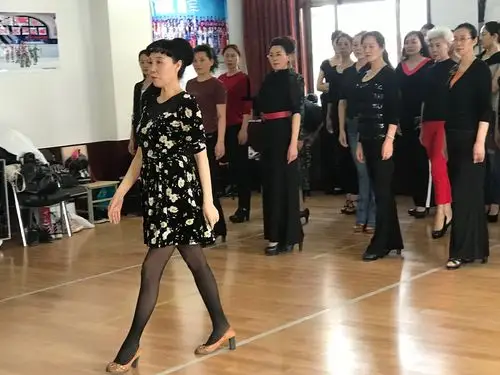 世界超模大赛中老年模特赛前培训班火热开班啦!(副本)