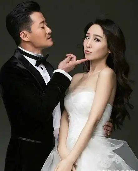 谢楠日常奶娃超有爱,晒小儿子萌照睫毛吸睛_妈妈_时候_脑门