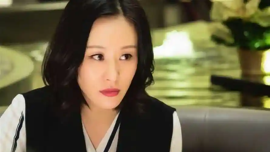 邬君梅曾经的国际女星嫁大12岁老公今恩爱无比堪称赢家