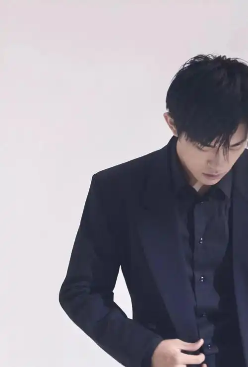 易烊千玺什么座(易烊千玺上升星座)  第1张