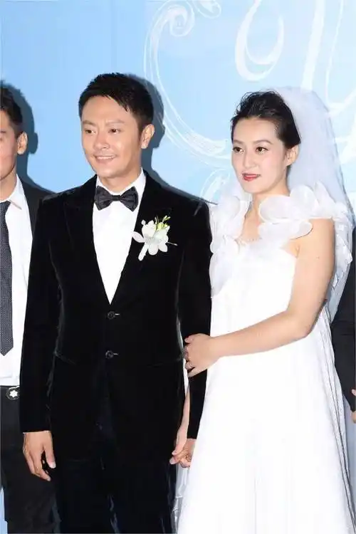 印小天花迎娶哈琳娜,女方说给1500万嫁妆,可孩子一出生就跑路了_妻子