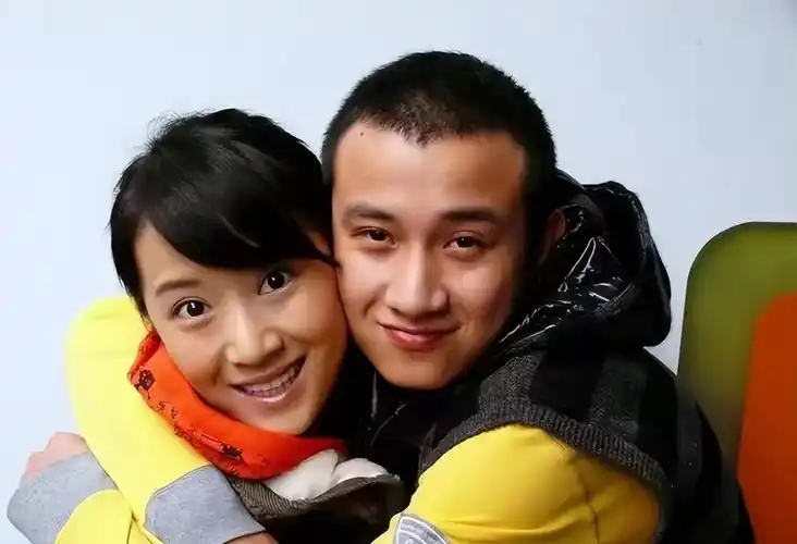 李念官宣三胎,力破与富豪老公婚变传闻,但却被网友质疑整容_丈夫_孩子