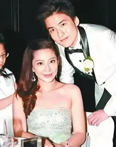 蔡加赞把汪圆圆宠成了公主,从洗尿布,冲奶粉,哄孩子睡觉,全都是他自己