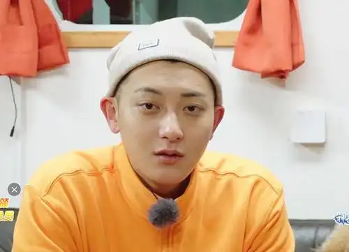 《小小的追球》开播:黄子韬浑身是梗惹人笑,自曝有喜欢的人了