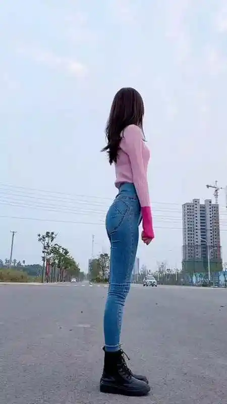 我跟你讲呀 你下次再来这么晚我可要生气了大长腿 背影杀手 -全民小