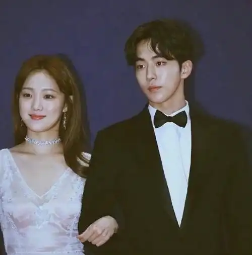 网传南柱赫李晟京没分手##网传李晟京南柱赫没分手