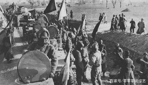 1938年历史旧照:日军大肆侵略中国各城,懵懂的小孩也举起了旗帜