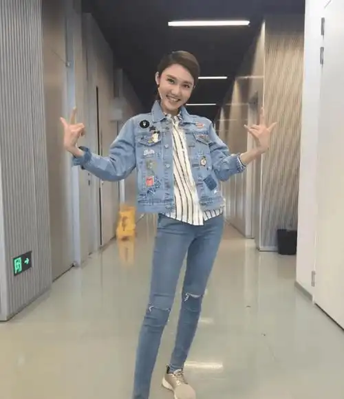 龙洋35岁没房没车没存款被称央视穷鬼择偶标准高到离谱