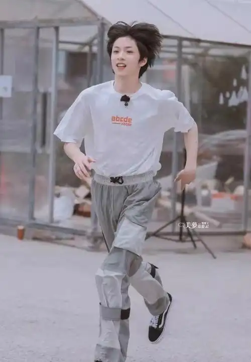 刘耀文壁纸第二弹