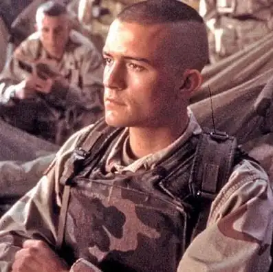 学生能留美国大兵的锅盖头吗?学校管不管?