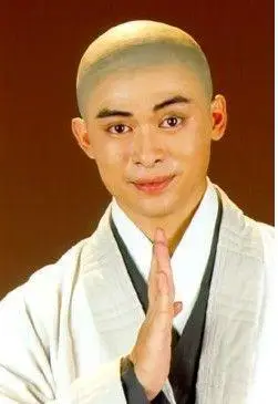 而饰演虚竹的樊少皇,是一名正经的打星,此前主演的电影《力王》表现