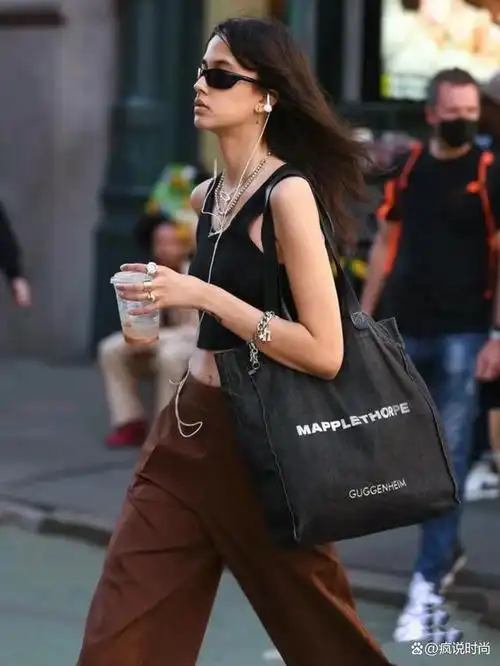 美国纽约,是一座国际化大都市.