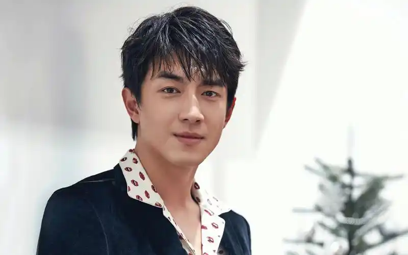 林更新时尚杂志写真,高清图片-壁纸族