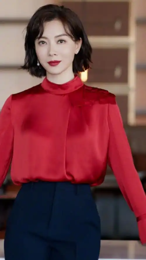 陈数大红立领衬衣知性有气质 短发红唇又美又飒御姐范