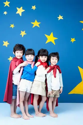 亚洲,一排,服装,整齐,星星,扭头,注视,休闲装,黄种人,光脚,排列,小孩