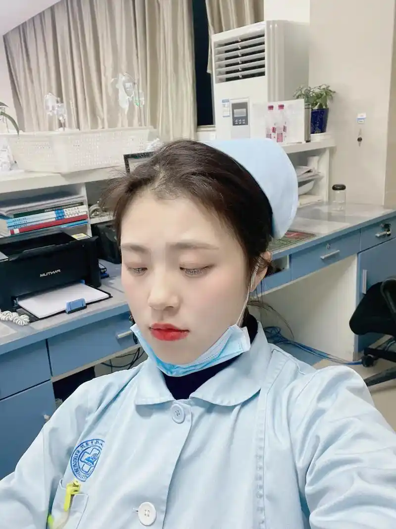 找个女朋友当护士不好吗?