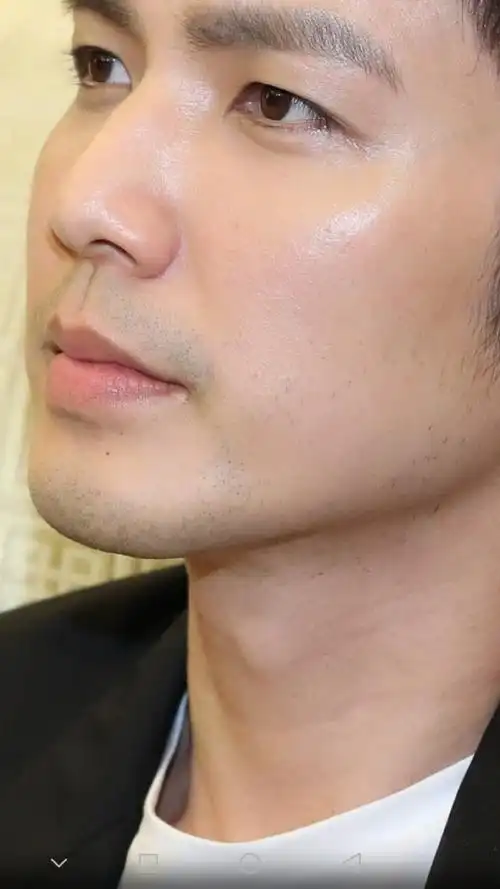 港男有多会保养#朋友们家人们,过来看一下钟汉良怼脸生图,这合理吗