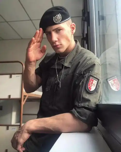 奥地利男模augustaalexander网红肌肉男小鲜肉