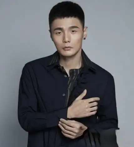 李荣浩发型小眼睛男生必备