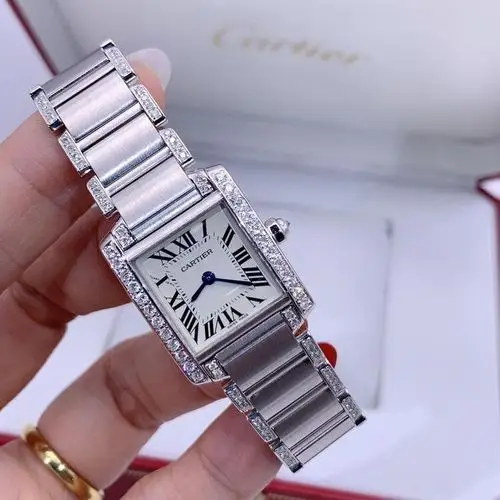 卡地亚胖,这些型号有胖富女戴的手表浪琴都是女孩子喜欢的,每个有自己