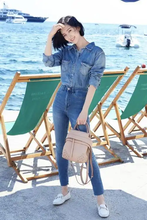 刘诗诗真会扮嫩牛仔外套配短裙似学生一点也不像当妈的人
