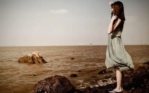 唯美治愈系图片 一个人走