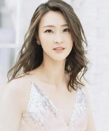 被誉为最美排球队长惠若琪迎来28岁生日