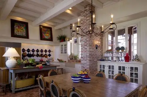 欧式风格别墅餐厅红砖拼接方柱装修-一起装修网触屏版装修效果图