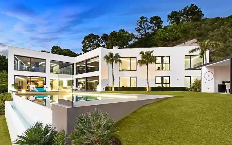 【豪宅欣赏】西班牙马贝拉全新超现代全景别墅