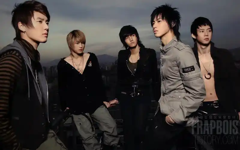 哪位亲有东方神起高清桌面?