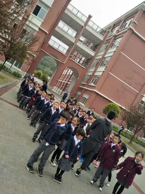 参观清江外国语学校