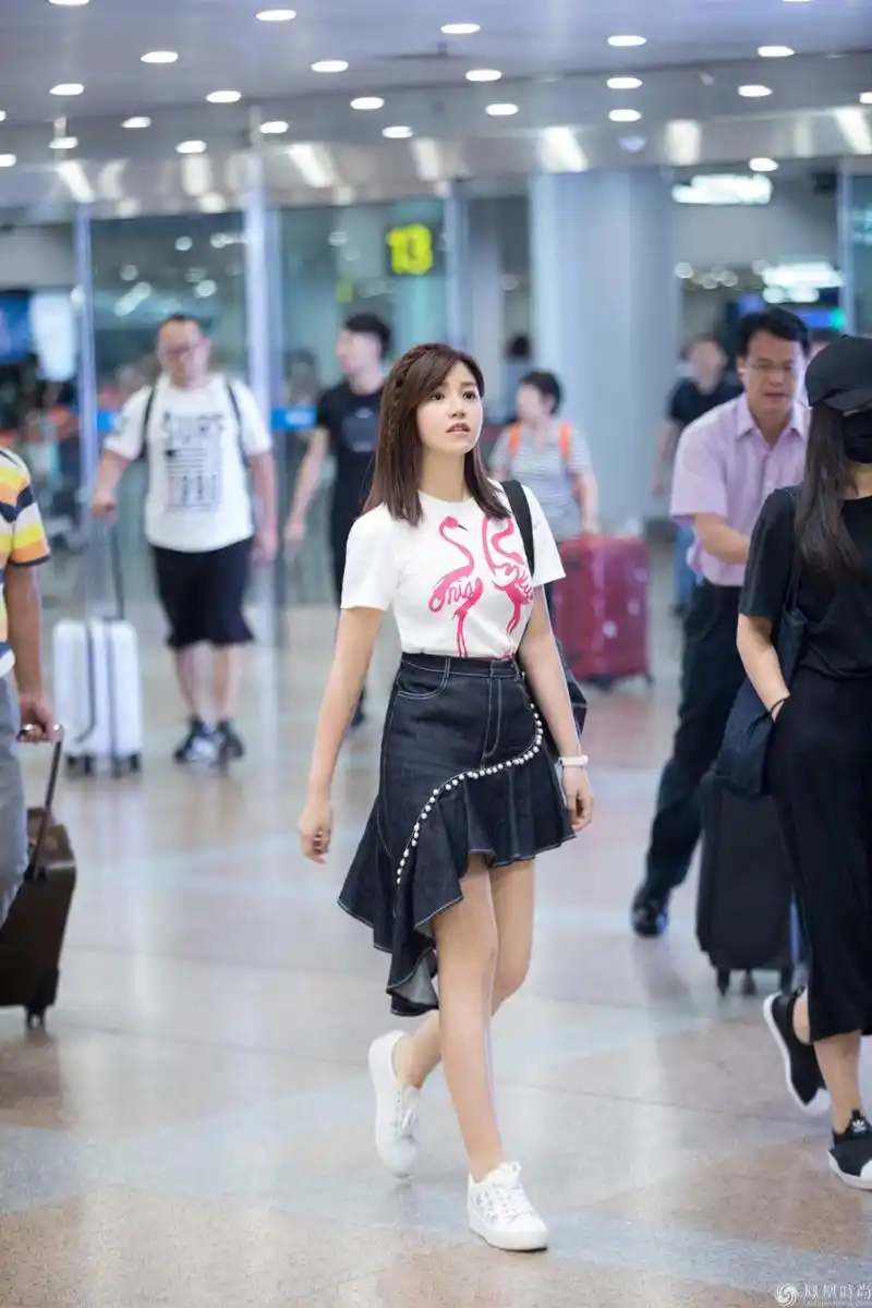 陈妍希 演员 主持人 歌手  陈妍希,1983年5月31日出生于中国台湾省