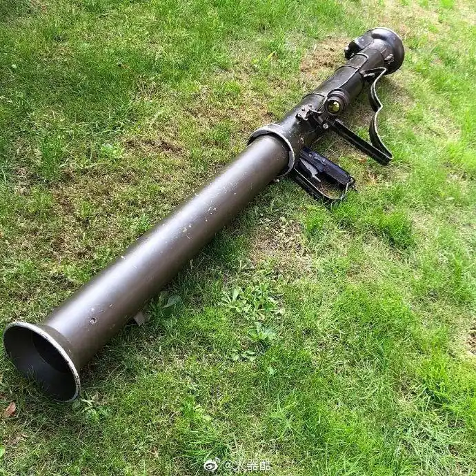 战术范儿m20式火箭筒 上古武器果然都比较粗苯
