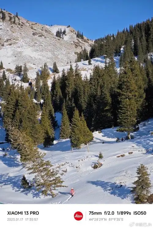 冬天的北疆,已经悄然来临#分享你拍过的最美雪景##微博手机影像年