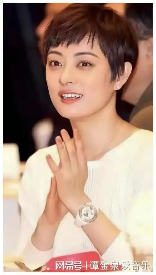 孙俪脸太肿了造型奇怪像大妈昔日青春靓丽的模样荡然无存