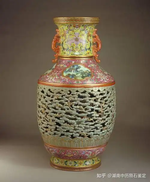 目前成交价格最高的瓷器是哪一件