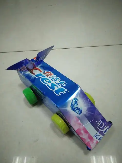 北湖小学二年级七班手工制作展示